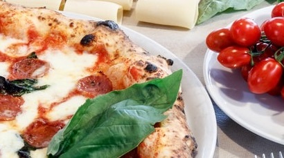 Cum pregătești o mini pizza gustoasă cu plante aromatice