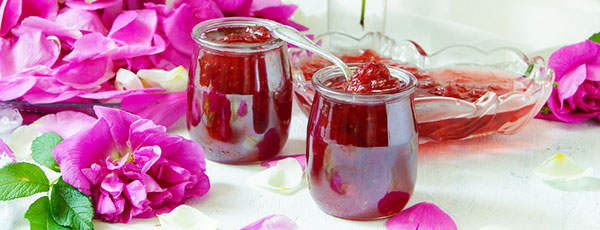 Cum să prepari cea mai bună dulceață de trandafiri: ghid pas cu pas